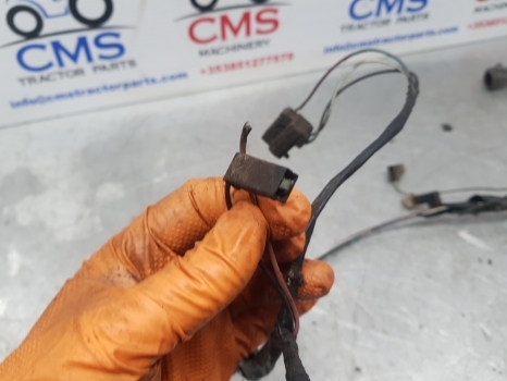 Ford New Holland Ts, 40 Series 8240 Front Head Lamp Wiring Loom F0nn13n054aa - Kabel/ Kabelbaum für Traktor: das Bild 4 Ford New Holland Ts, 40 Series 8240 Front Head Lamp Wiring Loom F0nn13n054aa - Kabel/ Kabelbaum für Traktor: das Bild 4