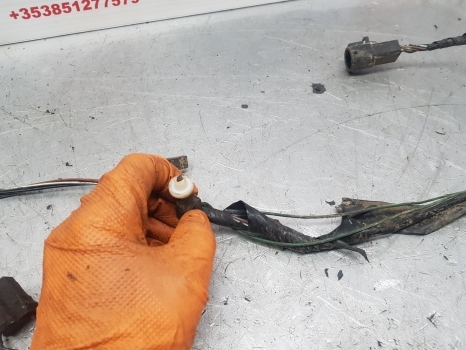 Ford New Holland Ts, 40 Series 8240 Front Head Lamp Wiring Loom F0nn13n054aa - Kabel/ Kabelbaum für Traktor: das Bild 5 Ford New Holland Ts, 40 Series 8240 Front Head Lamp Wiring Loom F0nn13n054aa - Kabel/ Kabelbaum für Traktor: das Bild 5