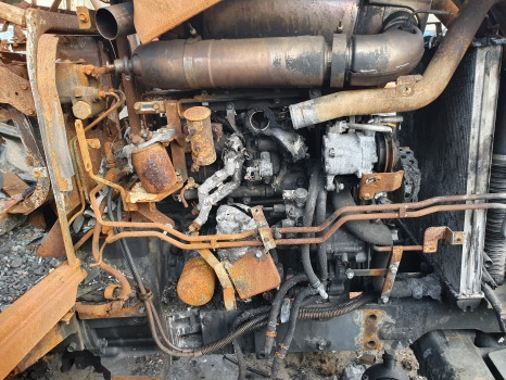 Kubota M5092 Front, Rear Axle, Engine, Transmission, Cab, Hydraulic, Lift, Parts - Motor und Teile: das Bild 3 Kubota M5092 Front, Rear Axle, Engine, Transmission, Cab, Hydraulic, Lift, Parts - Motor und Teile: das Bild 3