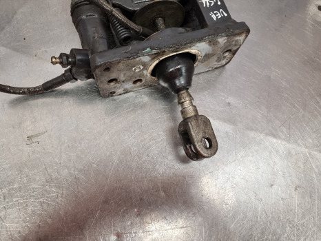 Landini Vision 105, Mythos, Brake Slave Cylinder Assy 3537812m91, 3531277m91 - Bremszylinder für Landmaschine: das Bild 3 Landini Vision 105, Mythos, Brake Slave Cylinder Assy 3537812m91, 3531277m91 - Bremszylinder für Landmaschine: das Bild 3