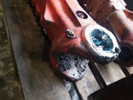 Vorderachse Manitou Mt 728.4 Front Axle Housing Lhs Rhs 279.06.001.61.9, 279.06.001.01: das Bild 6