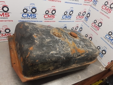 Massey Ferguson 135, 100series Fuel Tank Original , Check Measurement 1861644m91 - Kraftstofftank für Traktor: das Bild 2 Massey Ferguson 135, 100series Fuel Tank Original , Check Measurement 1861644m91 - Kraftstofftank für Traktor: das Bild 2