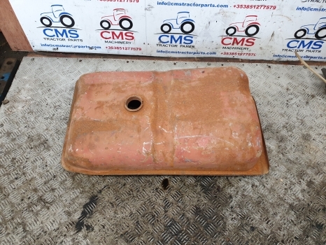Massey Ferguson 135 Original Fuel Tank 897401m91, 897390m91, 897390m91 - Kraftstofftank für Traktor: das Bild 1 Massey Ferguson 135 Original Fuel Tank 897401m91, 897390m91, 897390m91 - Kraftstofftank für Traktor: das Bild 1