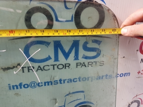 Massey Ferguson 50 Hx Cab Side Rear Glass Left. - Fenster und Teile für Baggerlader: das Bild 2 Massey Ferguson 50 Hx Cab Side Rear Glass Left. - Fenster und Teile für Baggerlader: das Bild 2