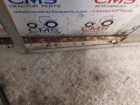 Massey Ferguson 50b Cab Side Window, Frame And 1 Glass 000000 - Fenster und Teile für Baggerlader: das Bild 5 Massey Ferguson 50b Cab Side Window, Frame And 1 Glass 000000 - Fenster und Teile für Baggerlader: das Bild 5