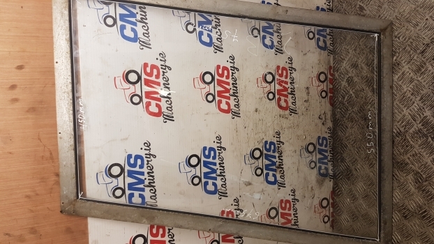 Massey Ferguson 50b Cab Window Frame Glass Lhs. Please Check By The Photos. - Fenster und Teile für Baggerlader: das Bild 2 Massey Ferguson 50b Cab Window Frame Glass Lhs. Please Check By The Photos. - Fenster und Teile für Baggerlader: das Bild 2