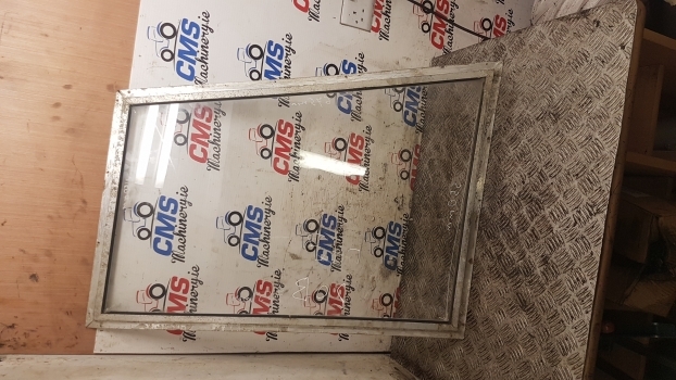 Massey Ferguson 50b Cab Window Frame Glass Lhs. Please Check By The Photos. - Fenster und Teile für Baggerlader: das Bild 3 Massey Ferguson 50b Cab Window Frame Glass Lhs. Please Check By The Photos. - Fenster und Teile für Baggerlader: das Bild 3