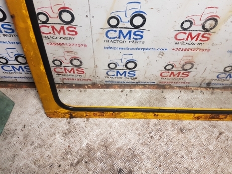 Massey Ferguson 50b Digger Cab Back Window Assy 00000 - Fenster und Teile für Baggerlader: das Bild 2 Massey Ferguson 50b Digger Cab Back Window Assy 00000 - Fenster und Teile für Baggerlader: das Bild 2
