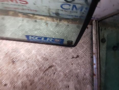 Massey Ferguson 690, 665, 698, 699 Cab Front Glass Windscreen Tg1246 - Windschutzscheibe für Traktor: das Bild 4 Massey Ferguson 690, 665, 698, 699 Cab Front Glass Windscreen Tg1246 - Windschutzscheibe für Traktor: das Bild 4