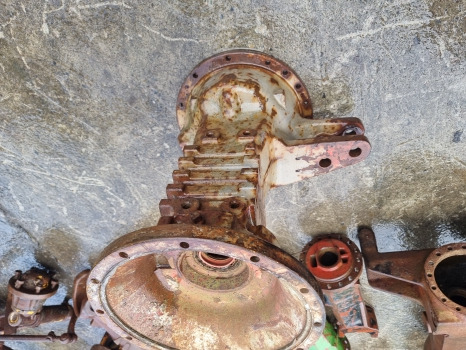 Massey Ferguson 698t, 690, 575 Rear Axle Housing Left 1666936m1 - Hinterachse: das Bild 4 Massey Ferguson 698t, 690, 575 Rear Axle Housing Left 1666936m1 - Hinterachse: das Bild 4