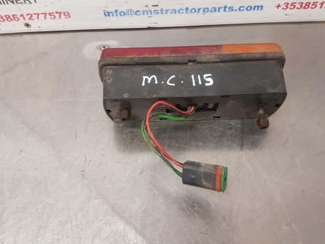 Mccormick Mc115, Mc95, Mc115 Rear Tail Ligh 418699a1, 418700a1 - Heckleuchte für Traktor: das Bild 4 Mccormick Mc115, Mc95, Mc115 Rear Tail Ligh 418699a1, 418700a1 - Heckleuchte für Traktor: das Bild 4