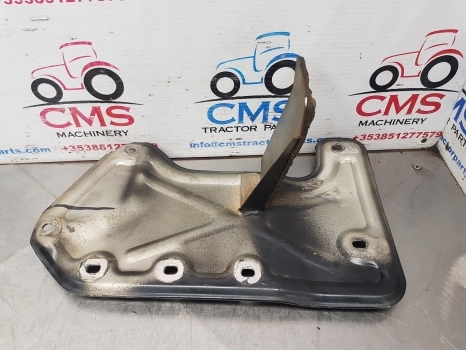 New Holland Case T5.95, T5.75, Case Farmall Series Muffler Bracket Lhs 84529547 - Schalldämpfer für Traktor: das Bild 3 New Holland Case T5.95, T5.75, Case Farmall Series Muffler Bracket Lhs 84529547 - Schalldämpfer für Traktor: das Bild 3