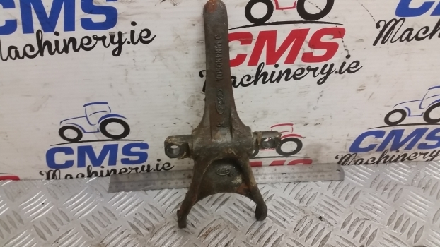 New Holland Ford Ts, 10, 40, 600 Differential Lock Fork 83905477, D4nn4n050a - Differenzial Getriebe für Traktor: das Bild 3 New Holland Ford Ts, 10, 40, 600 Differential Lock Fork 83905477, D4nn4n050a - Differenzial Getriebe für Traktor: das Bild 3
