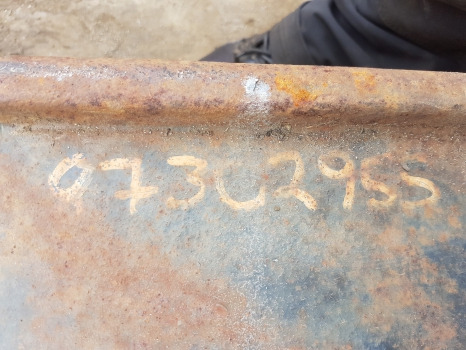 New Holland Tl70, Tl80,tl100 Series Main Weight Carrier Block 87302955, 47129560 - Gegengewicht: das Bild 3 New Holland Tl70, Tl80,tl100 Series Main Weight Carrier Block 87302955, 47129560 - Gegengewicht: das Bild 3