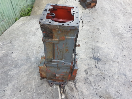 New Holland Tm, 60 Transmission Housing 5164693, 5181429, 5183646, 47125543 - Getriebe: das Bild 3 New Holland Tm, 60 Transmission Housing 5164693, 5181429, 5183646, 47125543 - Getriebe: das Bild 3