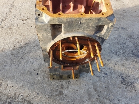 New Holland Tm130, Tm120, Tm140 Transmission Housing 47125398, 44985001 - Getriebe für Traktor: das Bild 2 New Holland Tm130, Tm120, Tm140 Transmission Housing 47125398, 44985001 - Getriebe für Traktor: das Bild 2