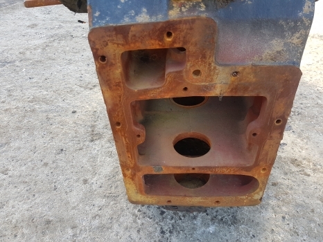 New Holland Tm130, Tm120, Tm140 Transmission Housing 47125398, 44985001 - Getriebe für Traktor: das Bild 5 New Holland Tm130, Tm120, Tm140 Transmission Housing 47125398, 44985001 - Getriebe für Traktor: das Bild 5