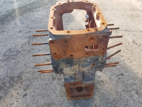 New Holland Tm130, Tm120, Tm140 Transmission Housing 47125398, 44985001 - Getriebe für Traktor: das Bild 3 New Holland Tm130, Tm120, Tm140 Transmission Housing 47125398, 44985001 - Getriebe für Traktor: das Bild 3
