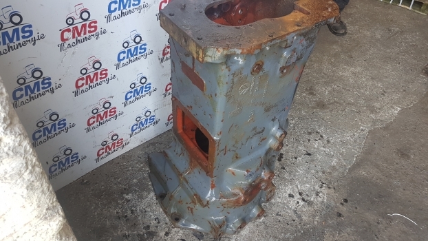 New Holland Ts Series Transmission Gearbox Housing 82006985, 82012331. - Getriebe für Traktor: das Bild 5 New Holland Ts Series Transmission Gearbox Housing 82006985, 82012331. - Getriebe für Traktor: das Bild 5