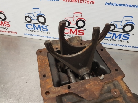 Transmission New Holland Ts115a, Tsa, T5, T6, Mxu,transmission Control Cover Plate 47127526: das Bild 6
