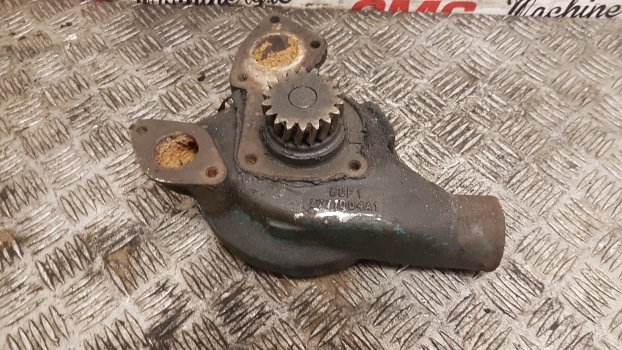 Old Stock Old Stock Water Cooling Pump 3771d04a1 - Kühlmittelpumpe für Traktor: das Bild 1 Old Stock Old Stock Water Cooling Pump 3771d04a1 - Kühlmittelpumpe für Traktor: das Bild 1