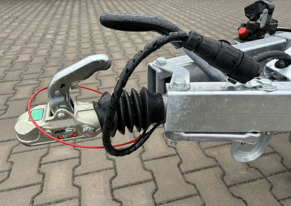 Lorries PLI35-6021 - laweta trzyosiowa uchylna lampy LED pompa hydrauliczna wypełnienie podłogi ALU – Leasing Lorries PLI35-6021 - laweta trzyosiowa uchylna lampy LED pompa hydrauliczna wypełnienie podłogi ALU: das Bild 12