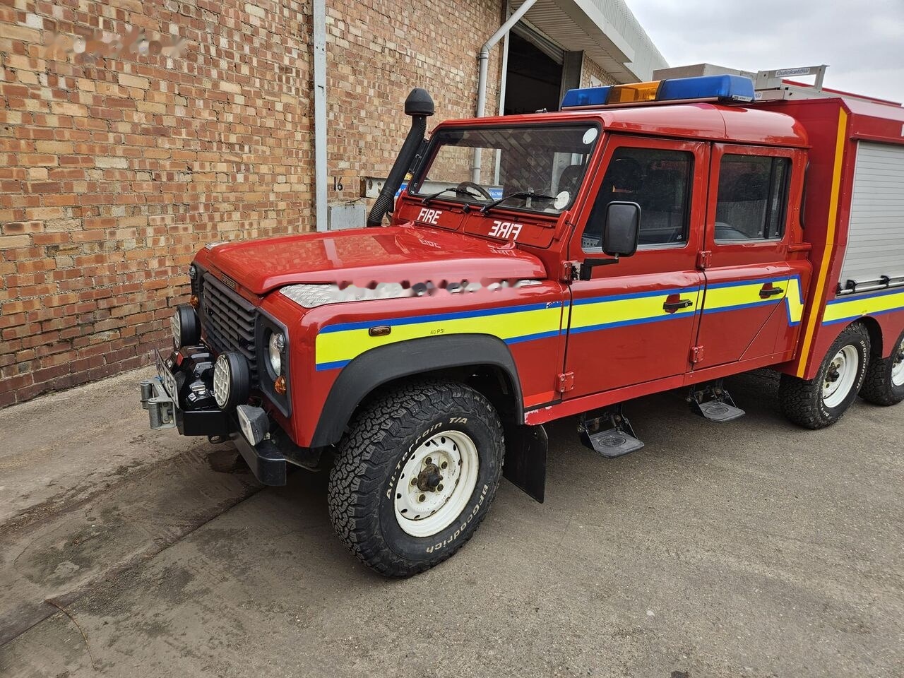 Land Rover 130 - Feuerwehrfahrzeug: das Bild 3 Land Rover 130 - Feuerwehrfahrzeug: das Bild 3
