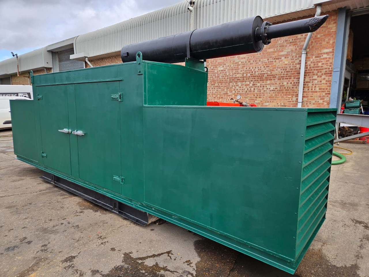 VOLVO TAD 720 GE DIESEL GENERATOR 120KW 150KVA 250 HOURS VOLVO TAD 720 GE DIESEL GENERATOR 120KW 150KVA 250 HOURS - Werkzeug/ Gerät: das Bild 1 VOLVO TAD 720 GE DIESEL GENERATOR 120KW 150KVA 250 HOURS VOLVO TAD 720 GE DIESEL GENERATOR 120KW 150KVA 250 HOURS - Werkzeug/ Gerät: das Bild 1