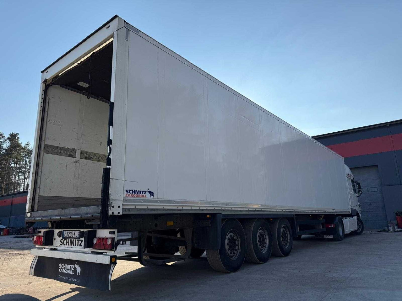 Schmitz Izoterma Kontener Box, 2017r, roleta , 481083 km , z Francji - Isotherm Auflieger: das Bild 3 Schmitz Izoterma Kontener Box, 2017r, roleta , 481083 km , z Francji - Isotherm Auflieger: das Bild 3