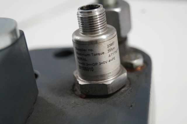 Jungheinrich 51193016 | Hydraulic Clamb from EKS312 year 2014 loading sensor 511 - Hydraulik für Flurförderzeug: das Bild 2 Jungheinrich 51193016 | Hydraulic Clamb from EKS312 year 2014 loading sensor 511 - Hydraulik für Flurförderzeug: das Bild 2