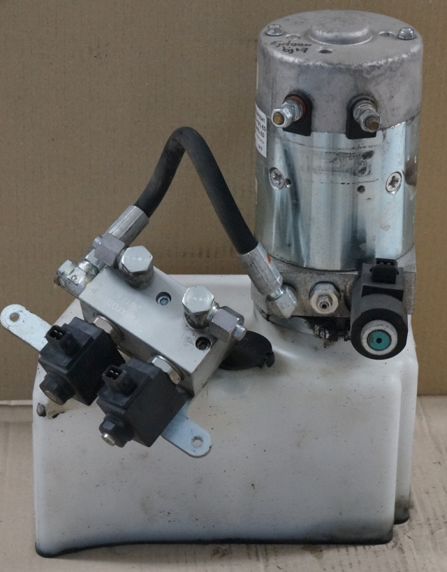 Jungheinrich 51417583 | Pumpmotor with tank and valve block 24V 2,2KW code R9320 - Hydraulikpumpe für Flurförderzeug: das Bild 1 Jungheinrich 51417583 | Pumpmotor with tank and valve block 24V 2,2KW code R9320 - Hydraulikpumpe für Flurförderzeug: das Bild 1
