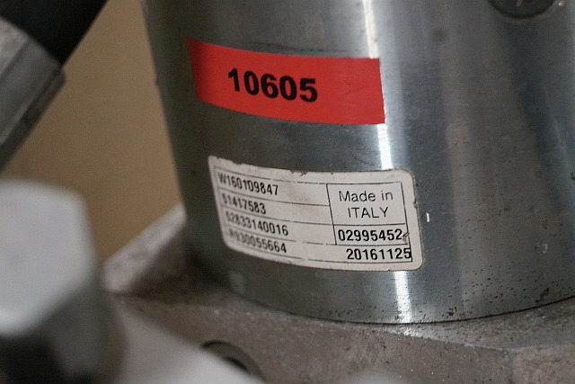 Jungheinrich 51417583 | Pumpmotor with tank and valve block 24V 2,2KW code R9320 - Hydraulikpumpe für Flurförderzeug: das Bild 2 Jungheinrich 51417583 | Pumpmotor with tank and valve block 24V 2,2KW code R9320 - Hydraulikpumpe für Flurförderzeug: das Bild 2