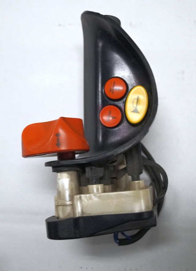 Elektrische Ausrüstung für Flurförderzeug Linde 1443605100 | Rijschakelaar Control handle  Control module Rijschakelaar Control handle  Control module: das Bild 1