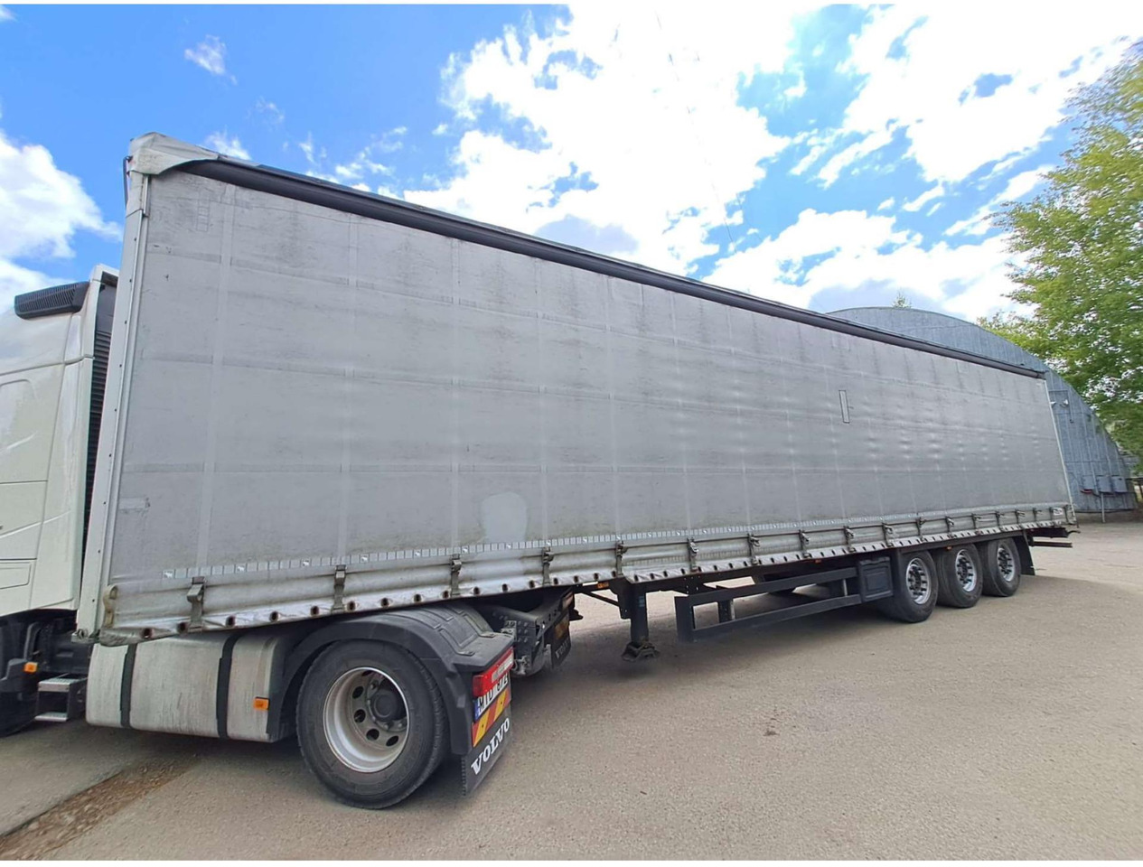 Schmitz Cargobull SCS24/L - Planenauflieger: das Bild 1 Schmitz Cargobull SCS24/L - Planenauflieger: das Bild 1