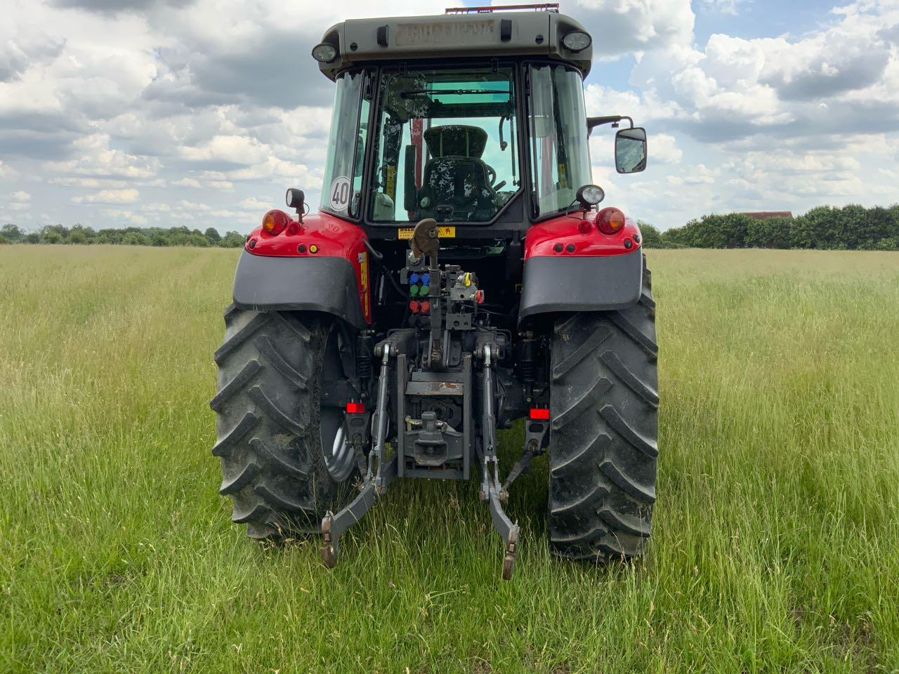 Massey Ferguson MF 5613 Dyna6 Efficient - Traktor: das Bild 3 Massey Ferguson MF 5613 Dyna6 Efficient - Traktor: das Bild 3