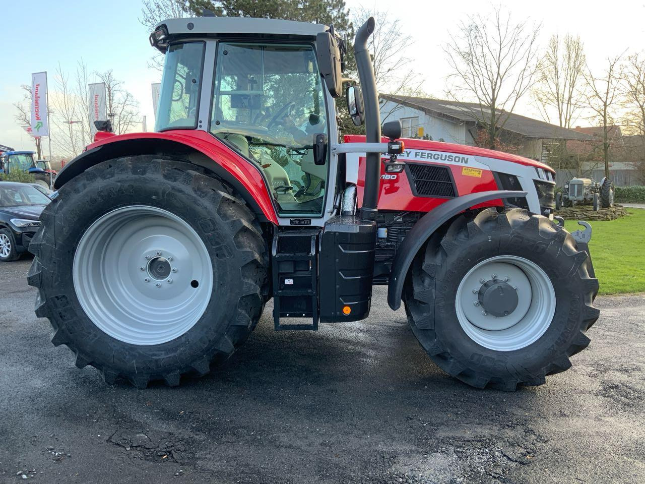 Massey Ferguson MF 7S.180 DYNA-VT - Traktor: das Bild 3 Massey Ferguson MF 7S.180 DYNA-VT - Traktor: das Bild 3
