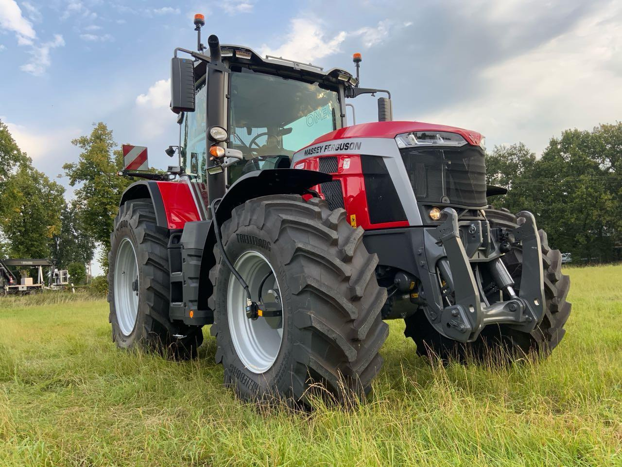Massey Ferguson MF 8S.265 DYNA-VT - Traktor: das Bild 1 Massey Ferguson MF 8S.265 DYNA-VT - Traktor: das Bild 1