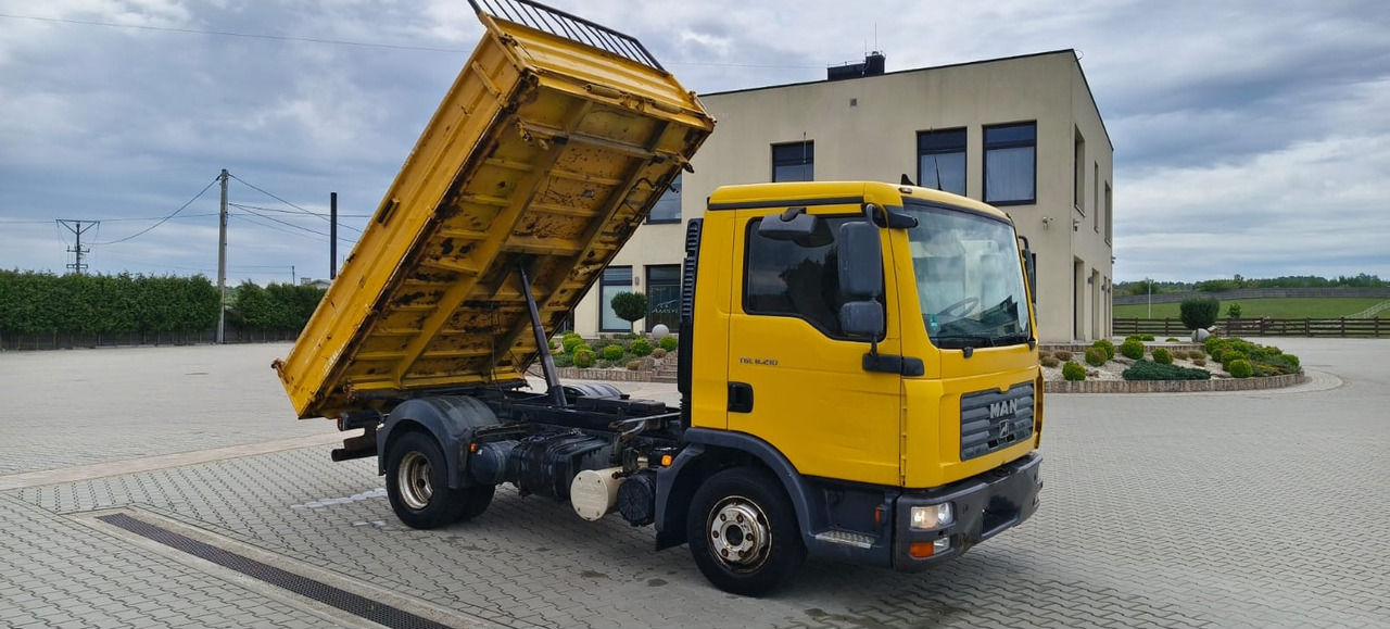 MAN TGL 8.210 * 2007 * 3-stronny KIPER * NOWE OPONY * MANUAL * RESOR * 3 MIEJSCA - Kipper: das Bild 1 MAN TGL 8.210 * 2007 * 3-stronny KIPER * NOWE OPONY * MANUAL * RESOR * 3 MIEJSCA - Kipper: das Bild 1