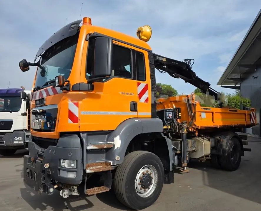 MAN TGS 18.320 4x4 – Wywrotka trójstronna Meiller + Kran HIAB | Komunalny | Euro 5 - Kipper: das Bild 2 MAN TGS 18.320 4x4 – Wywrotka trójstronna Meiller + Kran HIAB | Komunalny | Euro 5 - Kipper: das Bild 2