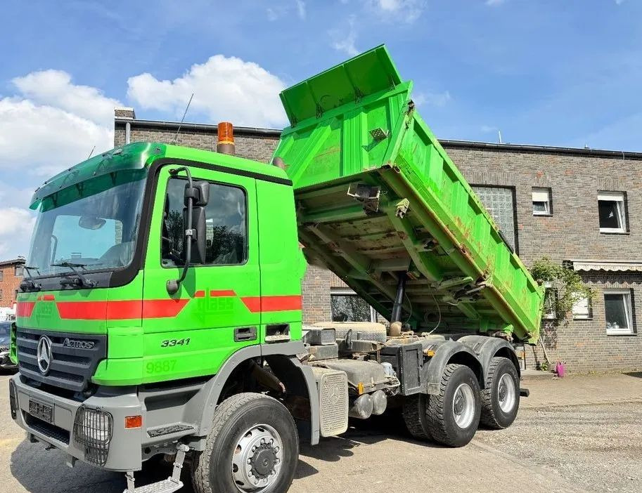Mercedes-Benz ACTROS MPII 3341/6X6/WYWROTKA TRÓJSTRONNA /KIPPER ALLRAD/ BORDMATIK/ EURO 3 - Kipper: das Bild 3 Mercedes-Benz ACTROS MPII 3341/6X6/WYWROTKA TRÓJSTRONNA /KIPPER ALLRAD/ BORDMATIK/ EURO 3 - Kipper: das Bild 3