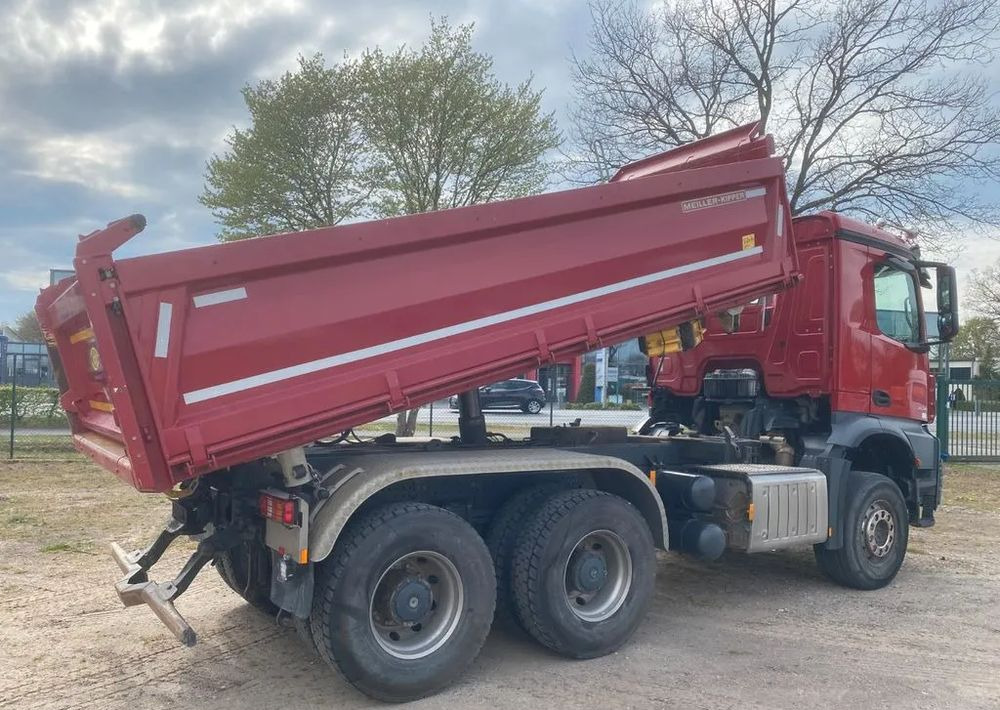 Mercedes-Benz Arocs 2645 K 6x4 | Meiller Bordmatik | Wywrotka trójstronna|449 KM | Euro 6 | - Kipper: das Bild 4 Mercedes-Benz Arocs 2645 K 6x4 | Meiller Bordmatik | Wywrotka trójstronna|449 KM | Euro 6 | - Kipper: das Bild 4