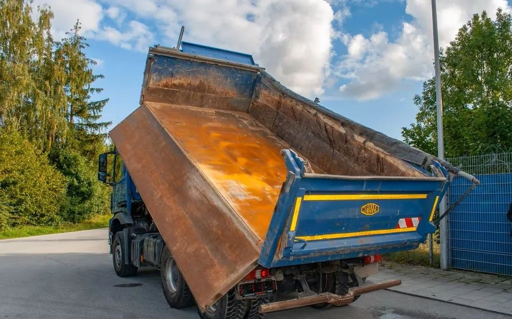 Mercedes-Benz Arocs 2652 6x4 – Wywrotka trójstronna Meiller z Bordmatik (Euro 6) - Kipper: das Bild 5 Mercedes-Benz Arocs 2652 6x4 – Wywrotka trójstronna Meiller z Bordmatik (Euro 6) - Kipper: das Bild 5