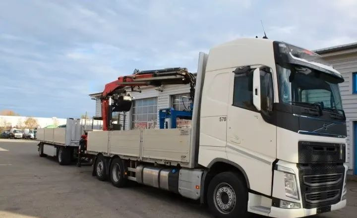 Volvo FH500 6x2 | Platforma z HDS Fassi F215A7 - Sterowanie radiowe | Euro 6 | Automatyczna skrzynia | 390 000 km - Pritsche LKW, Autokran: das Bild 1 Volvo FH500 6x2 | Platforma z HDS Fassi F215A7 - Sterowanie radiowe | Euro 6 | Automatyczna skrzynia | 390 000 km - Pritsche LKW, Autokran: das Bild 1