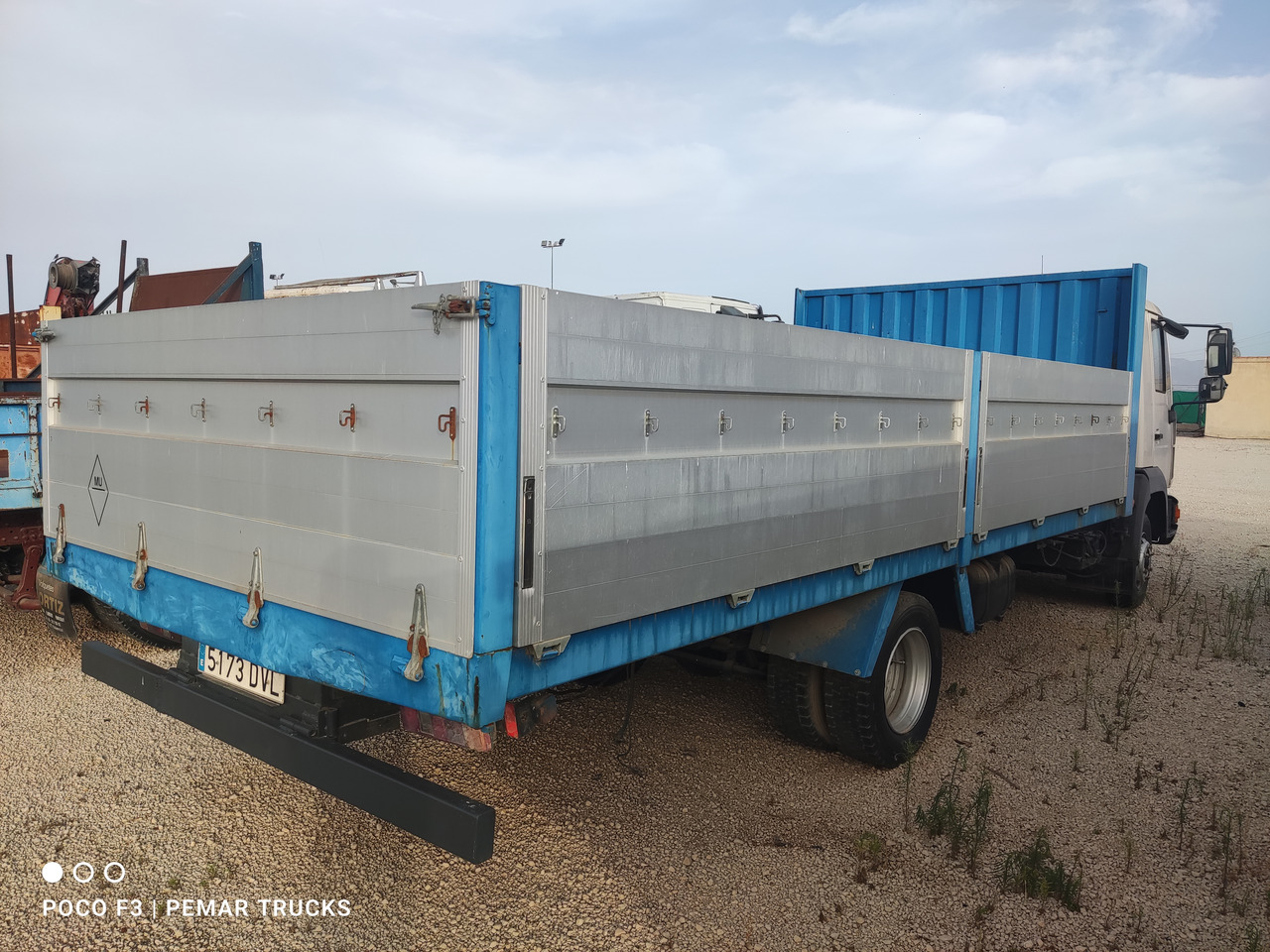 MAN L2000 - Pritsche LKW: das Bild 4 MAN L2000 - Pritsche LKW: das Bild 4