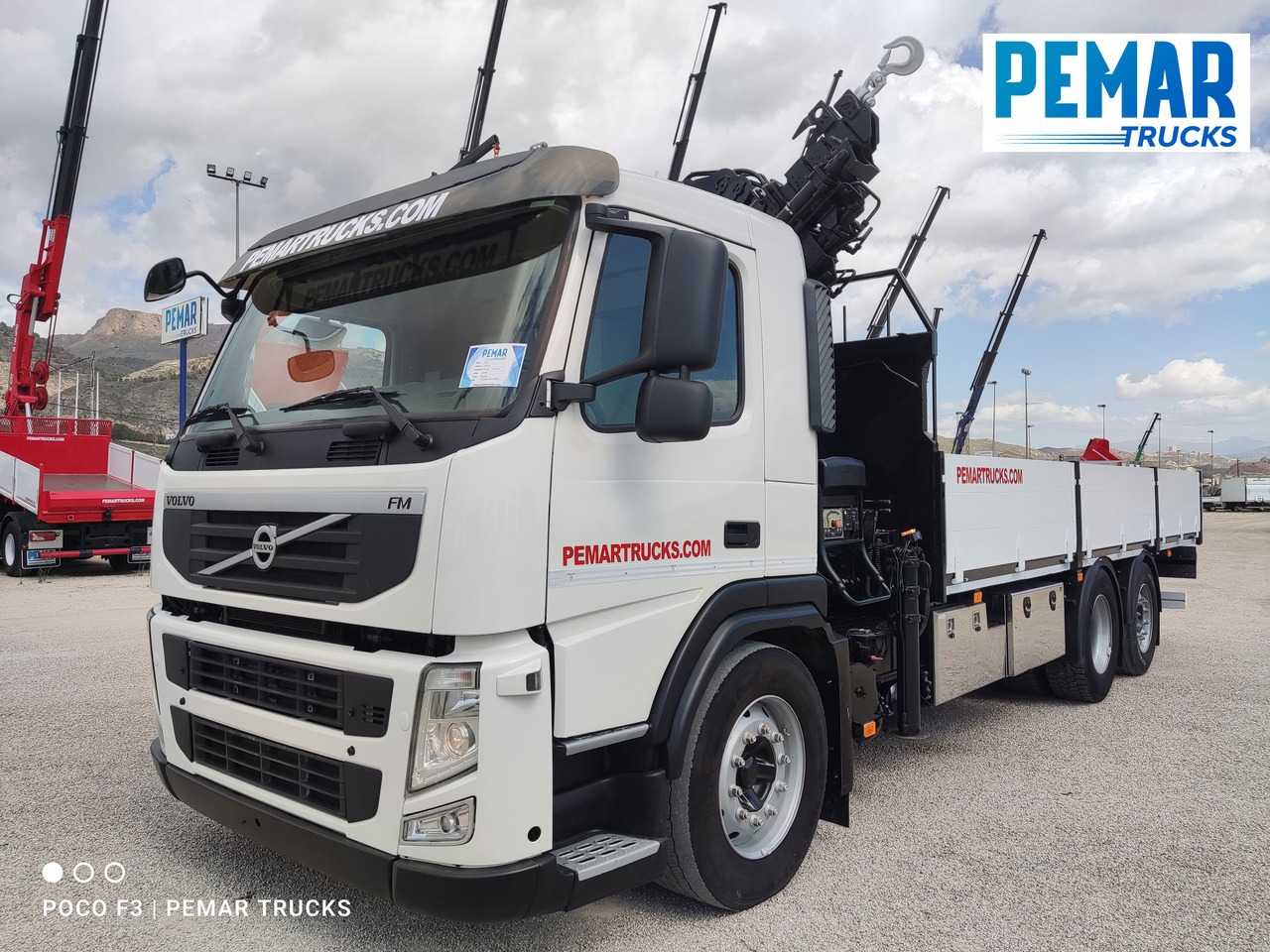 VOLVO FM 330 6X2 GRUA CAJA FIJA - Pritsche LKW, Autokran: das Bild 2 VOLVO FM 330 6X2 GRUA CAJA FIJA - Pritsche LKW, Autokran: das Bild 2