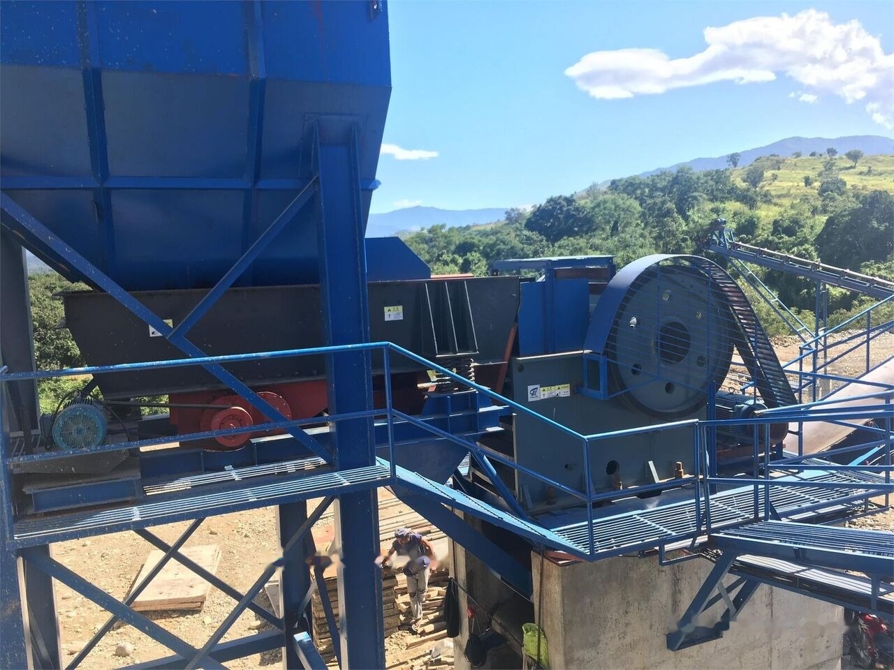 Kinglink 100TPH SCALPING VIBRATING FEEDER ZSW380X96 - Siebmaschine: das Bild 2 Kinglink 100TPH SCALPING VIBRATING FEEDER ZSW380X96 - Siebmaschine: das Bild 2