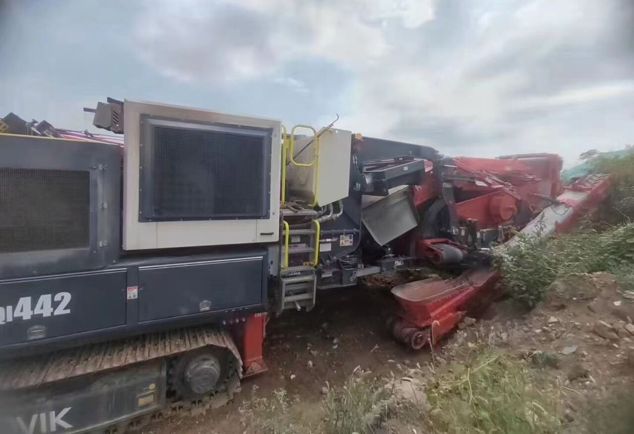 Sandvik QI442 Tracked Impact Crusher+QA335 Tracked Screen - Mobile Brechanlage: das Bild 2 Sandvik QI442 Tracked Impact Crusher+QA335 Tracked Screen - Mobile Brechanlage: das Bild 2