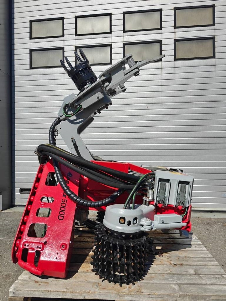 Log Max 5000 D - Fällgreifer: das Bild 2 Log Max 5000 D - Fällgreifer: das Bild 2