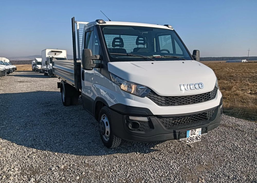 Iveco 35C13, 35C12, 35C14, 35C15 - Kipper Transporter: das Bild 2 Iveco 35C13, 35C12, 35C14, 35C15 - Kipper Transporter: das Bild 2