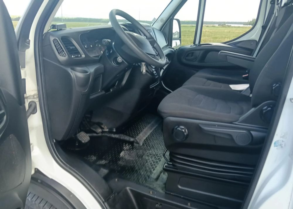 Iveco 35S16, 35S15, 35S14, 35S13, 35C13, 35C14 - Kühltransporter: das Bild 5 Iveco 35S16, 35S15, 35S14, 35S13, 35C13, 35C14 - Kühltransporter: das Bild 5